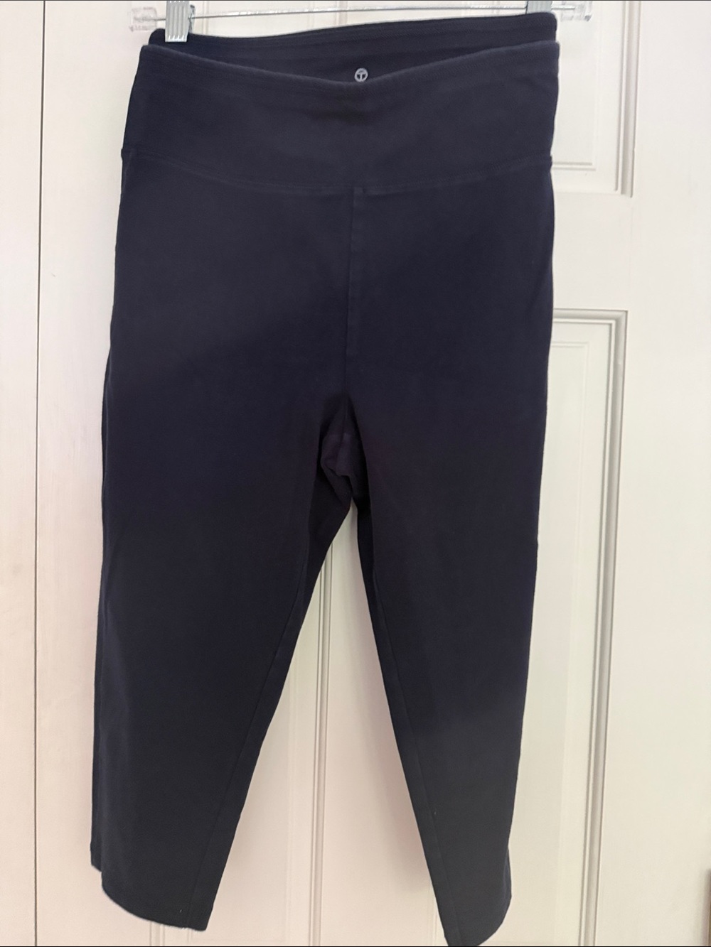 T by Talbots athletica Black Capri  Large Legging